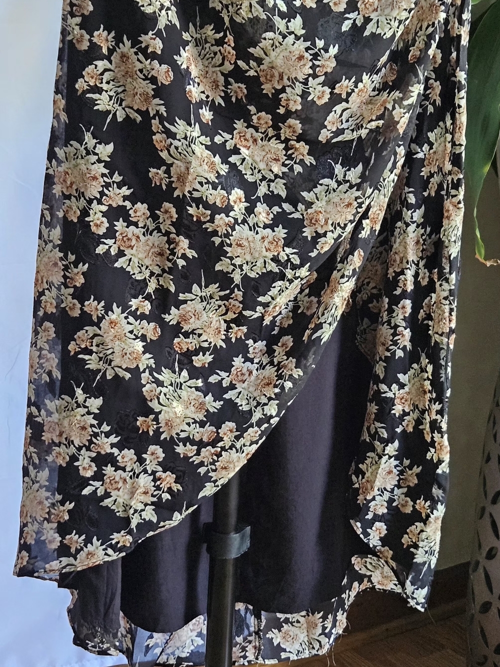 LUSH Floral Burnout Velvet Midi Dress S NWT Ruched High-Low Long Sleeve - Picture 10 of 16